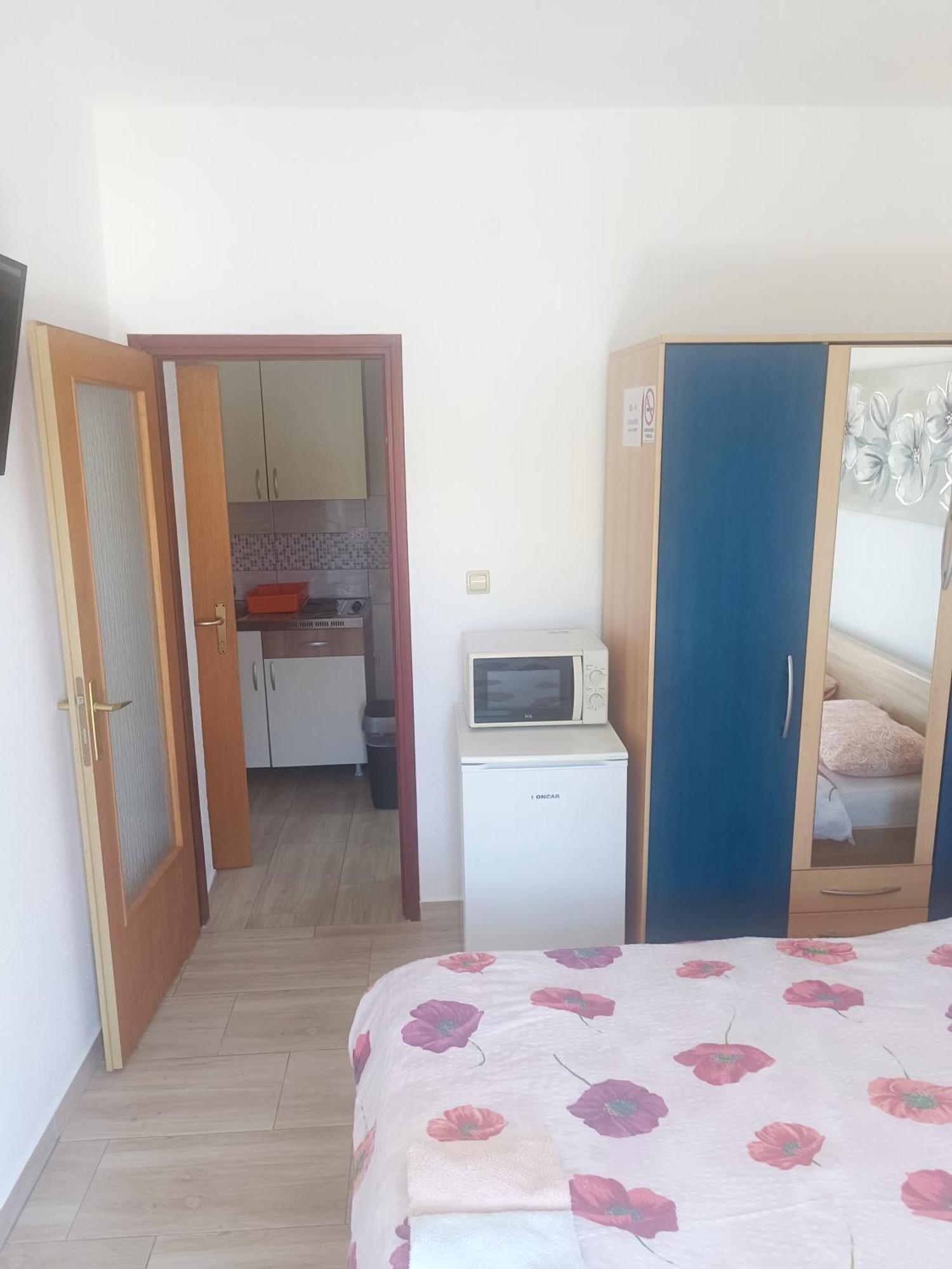 Guesthouse Martina 塞尼 外观 照片