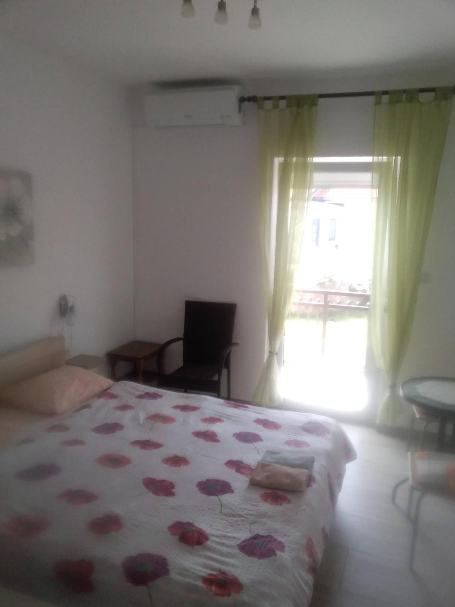 Guesthouse Martina 塞尼 外观 照片